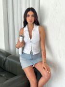 Yakalı Tam Fermuarlı Kolsuz Bluz - Beyaz resmi